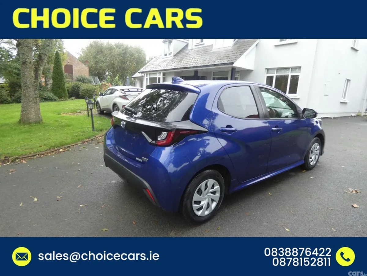 Toyota Yaris Hatchback, Petrol Hybrid, 2022, Blue