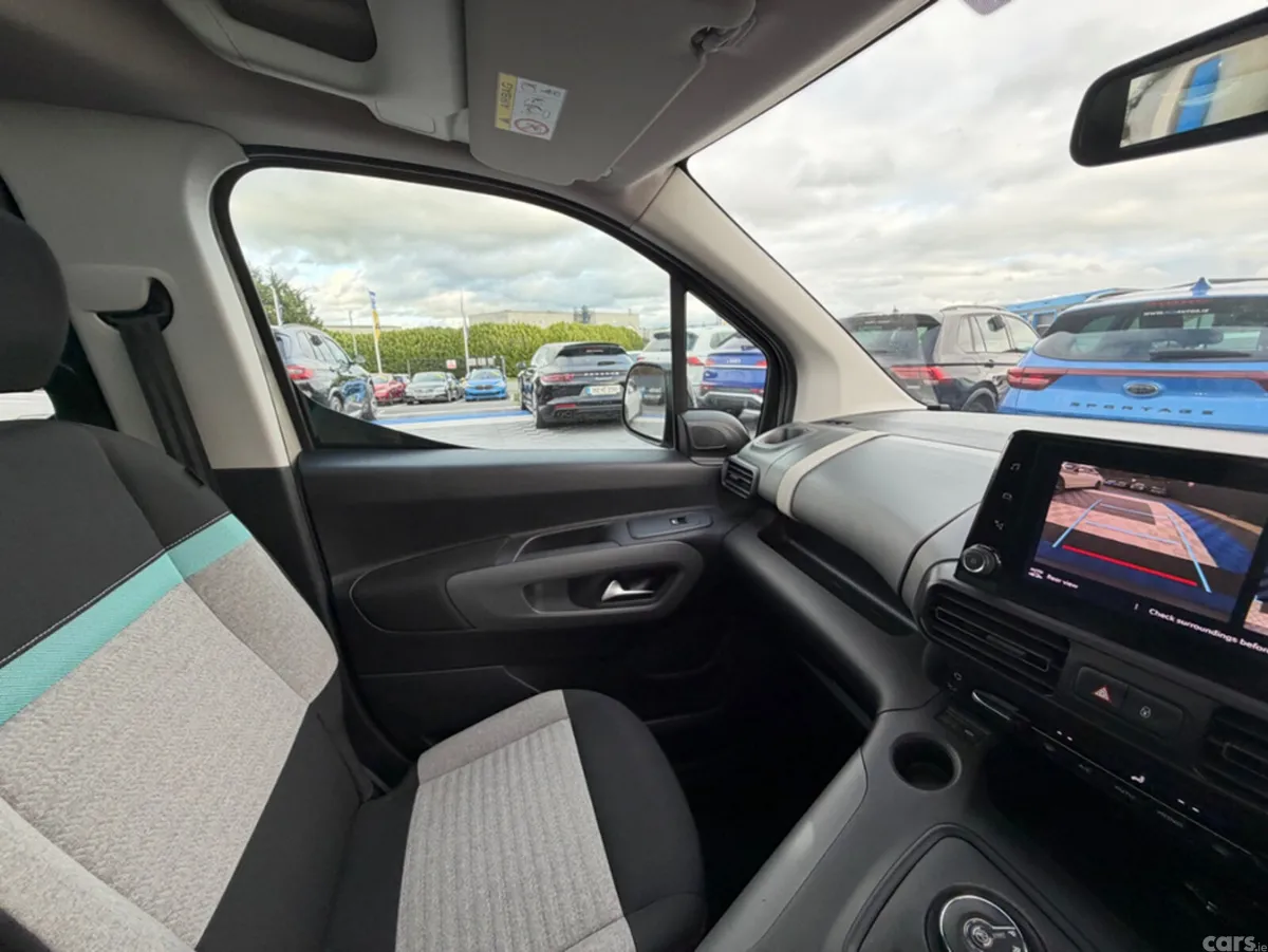 Citroen Berlingo Multispace MPV, Diesel, 2021, Beige