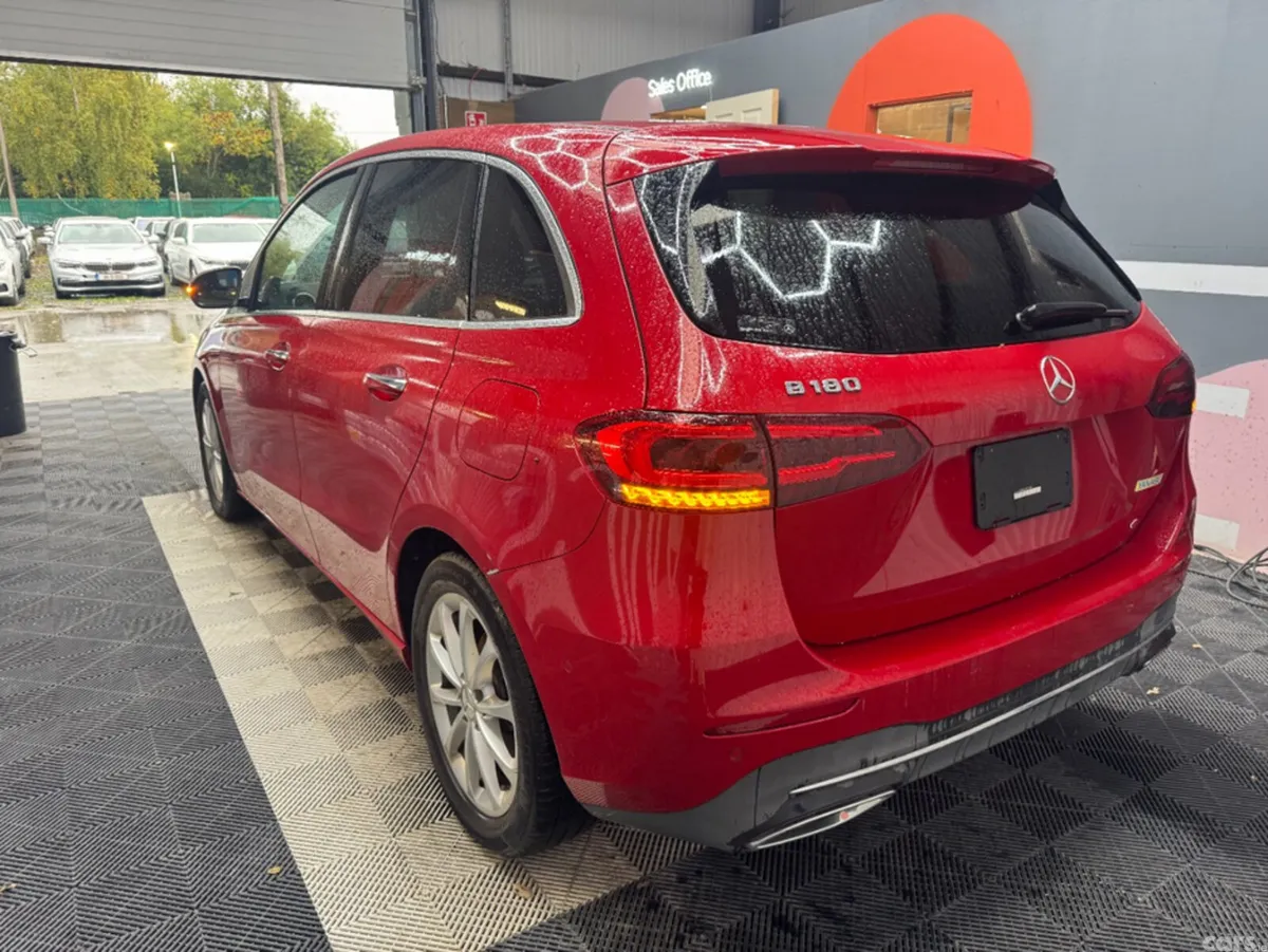 Mercedes-Benz B-Class Hatchback, Petrol, 2019, Red