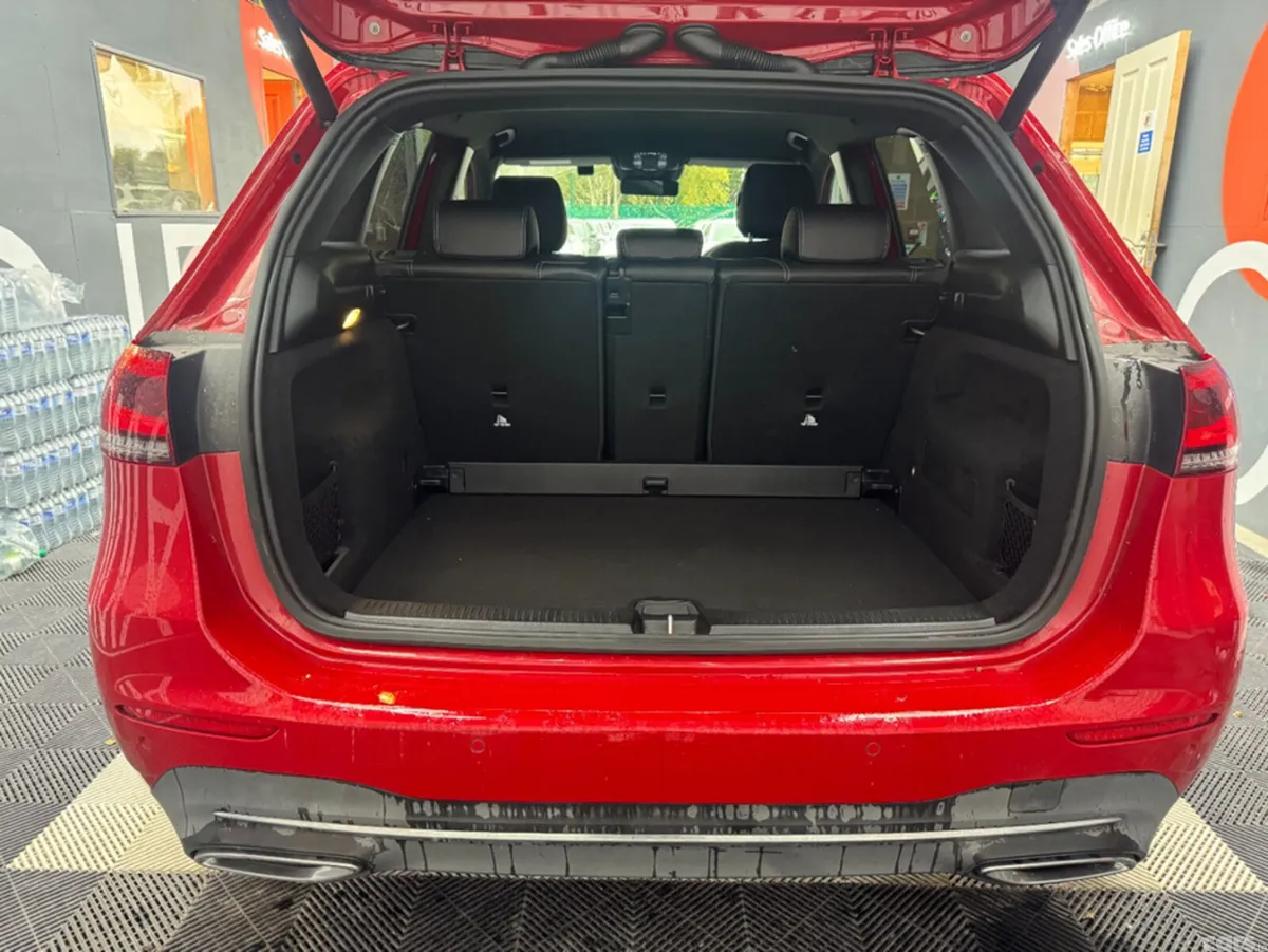 Mercedes-Benz B-Class Hatchback, Petrol, 2019, Red