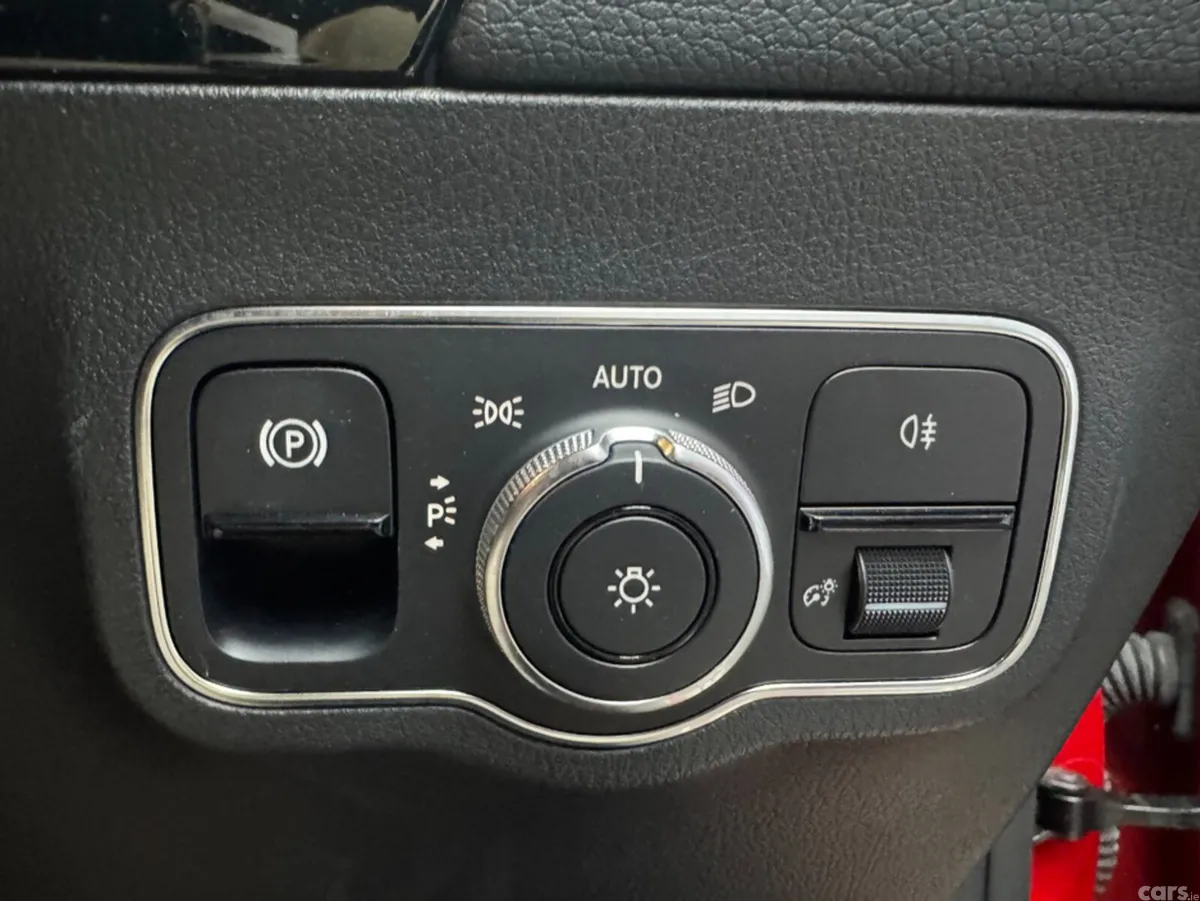 Mercedes-Benz B-Class Hatchback, Petrol, 2019, Red