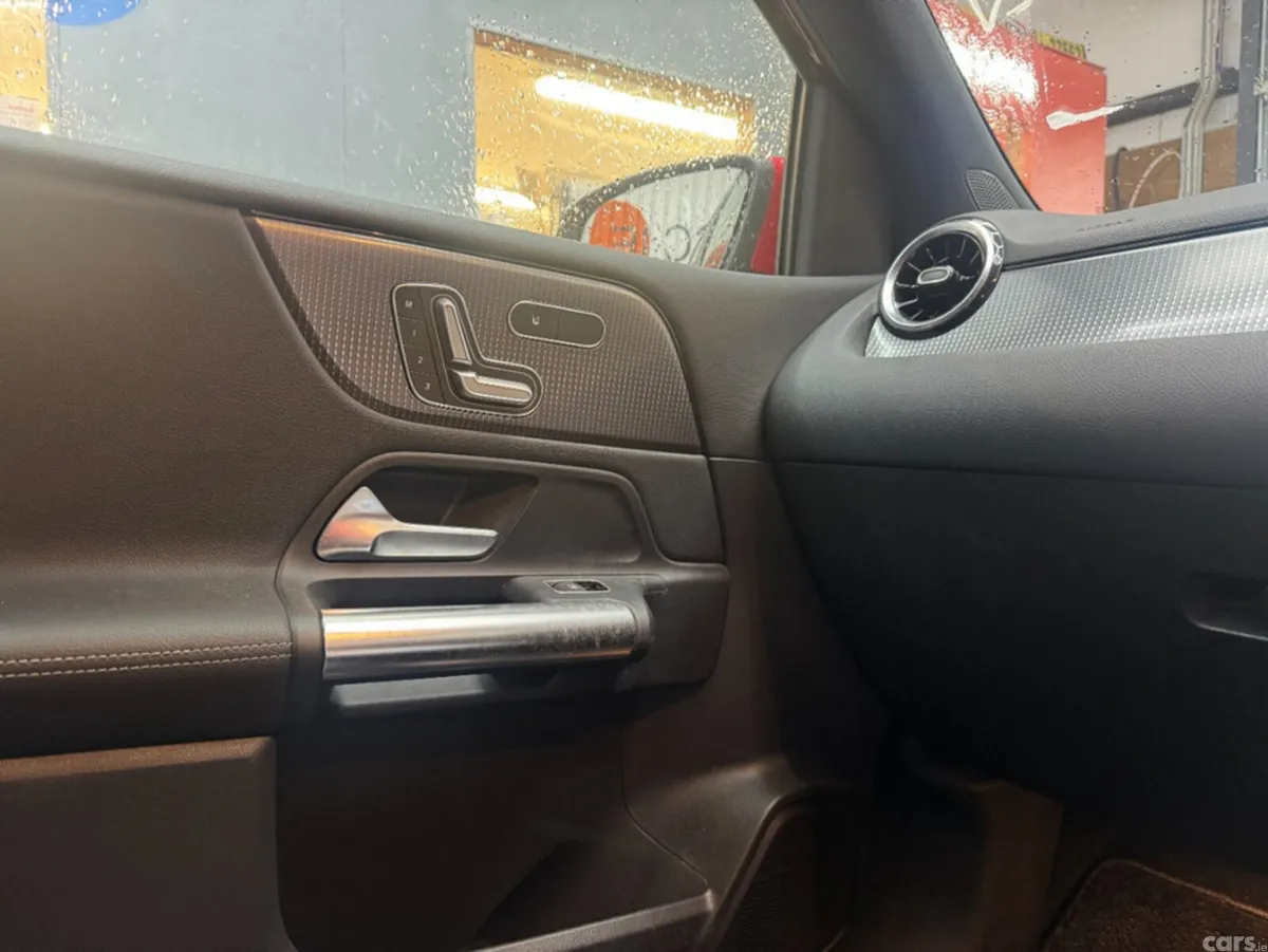Mercedes-Benz B-Class Hatchback, Petrol, 2019, Red