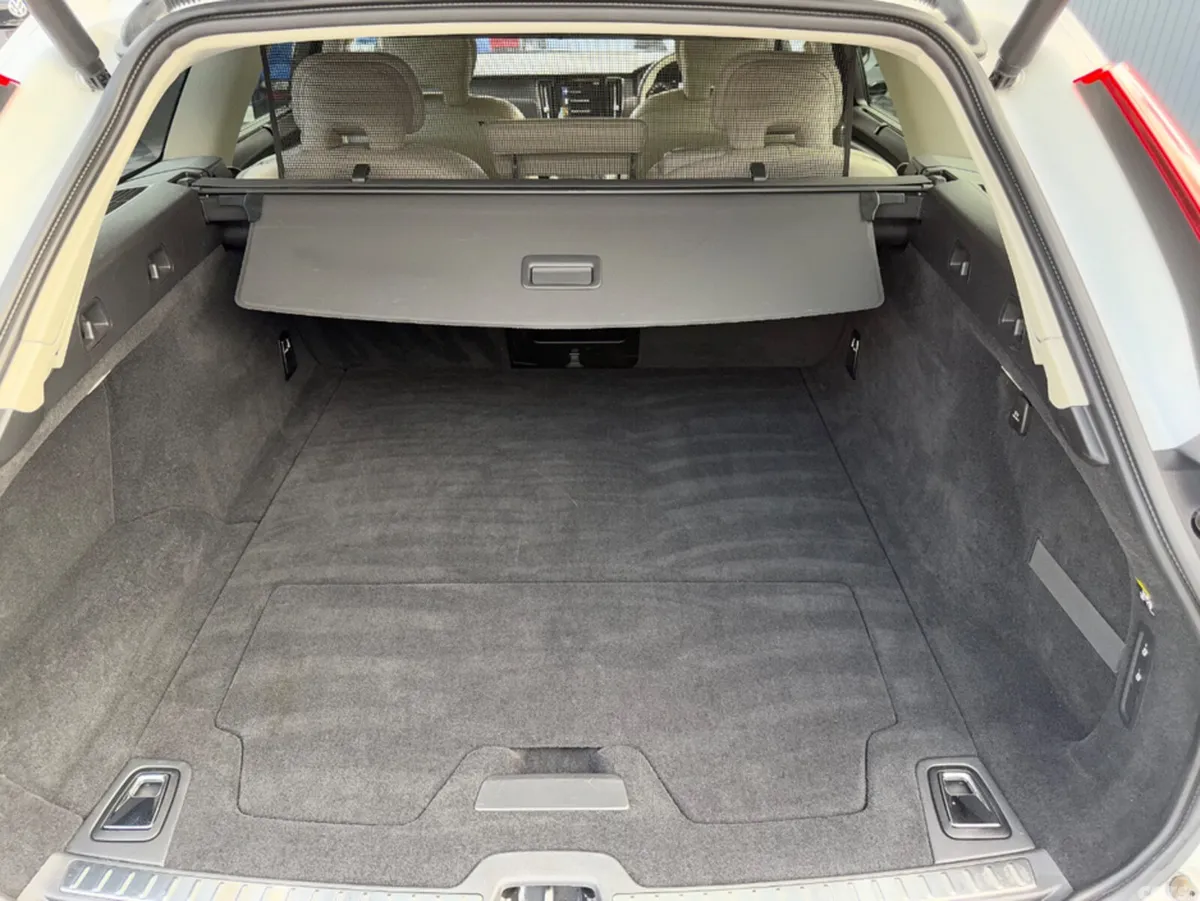 Volvo V90 Estate, Diesel, 2019, White