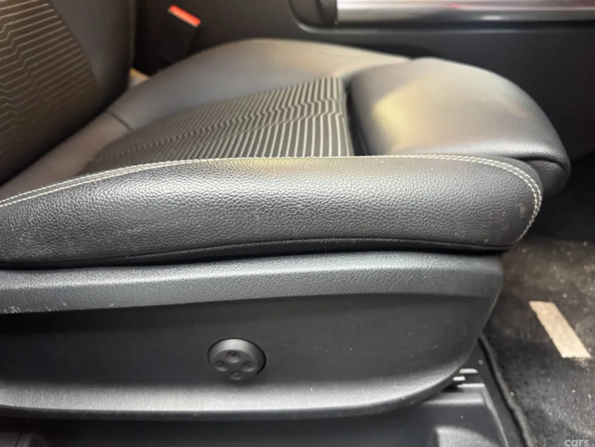 Mercedes-Benz B-Class Hatchback, Petrol, 2019, Red