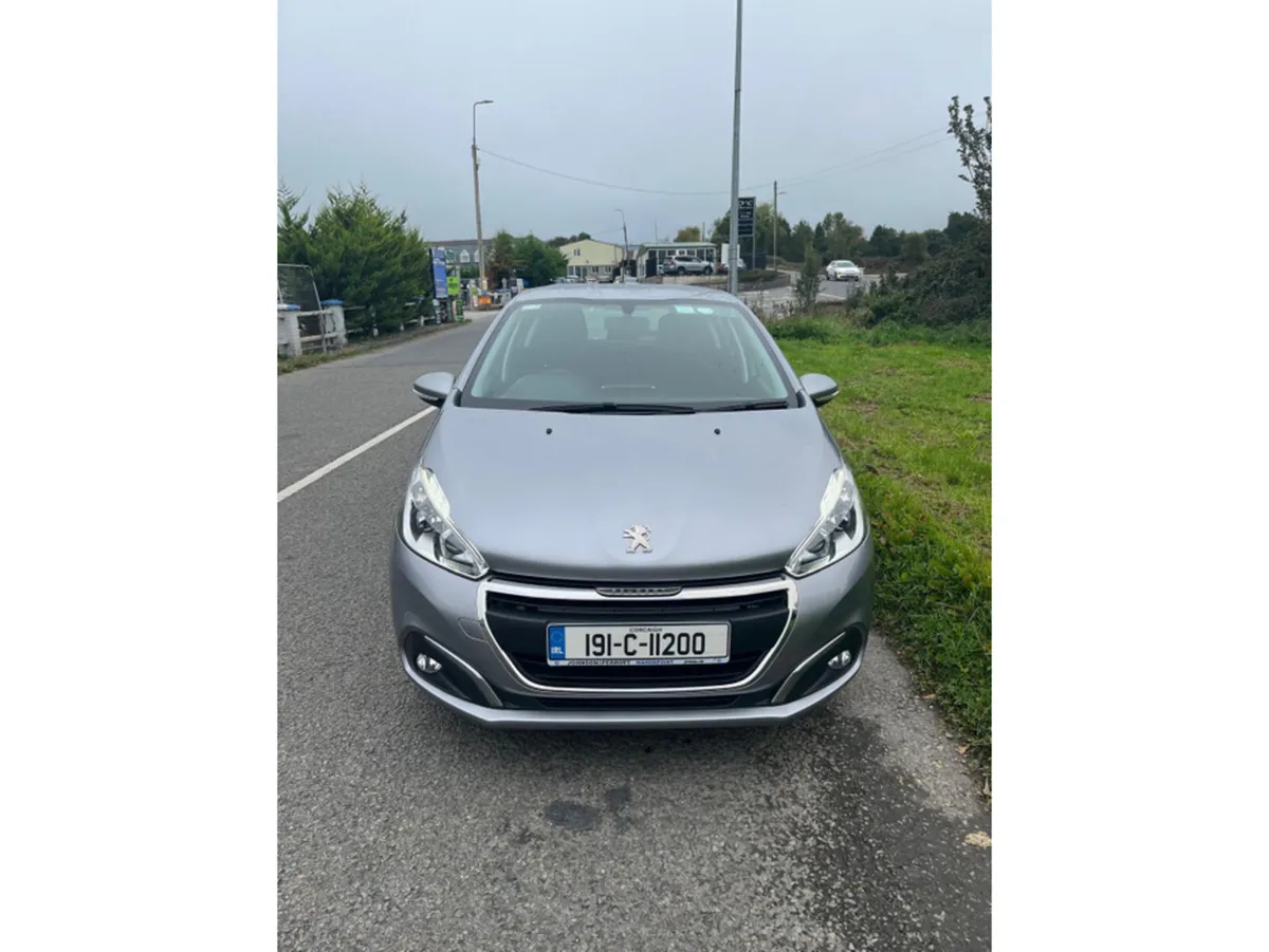 Peugeot 208 Hatchback, Petrol, 2019, Grey