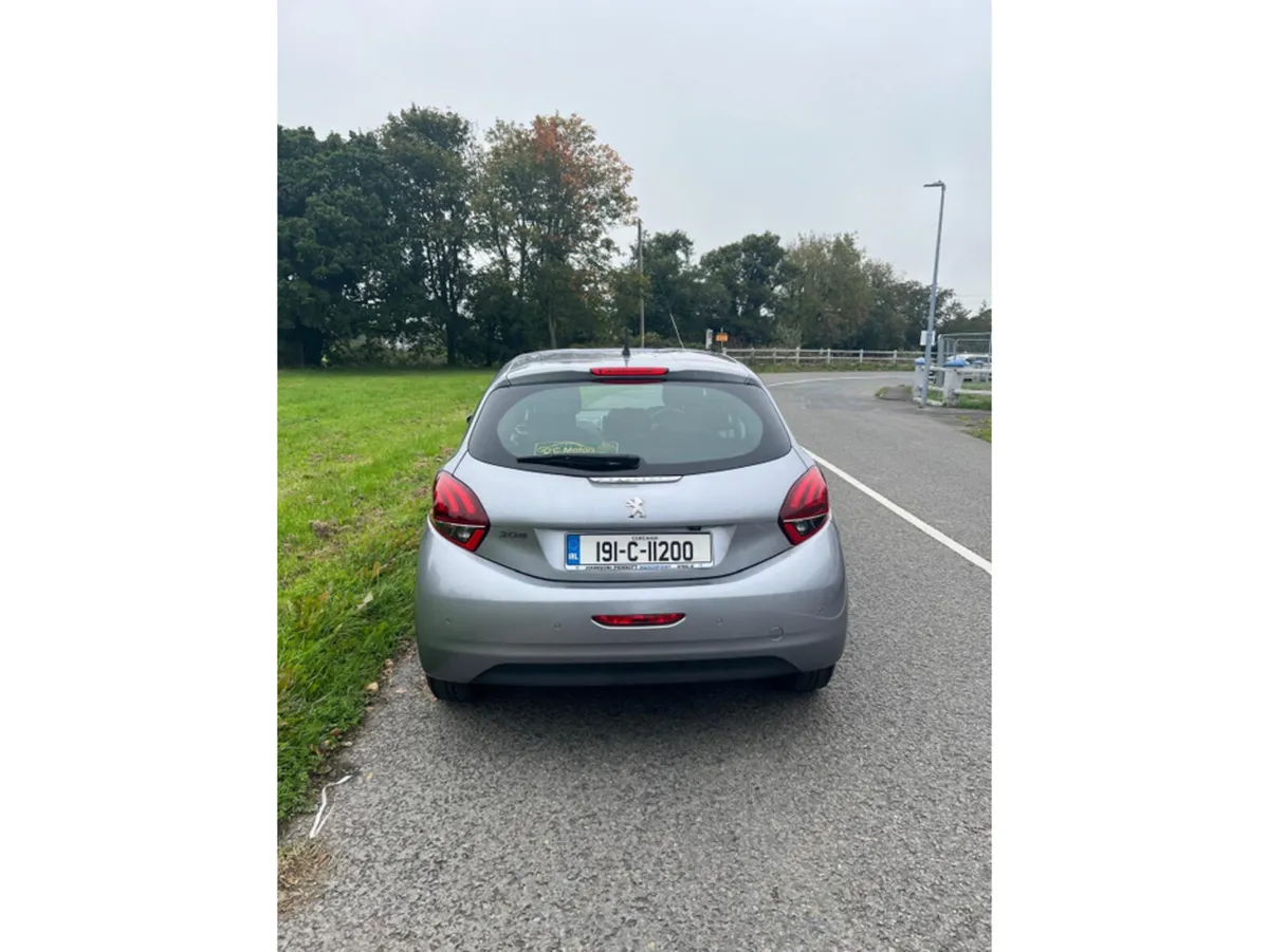 Peugeot 208 Hatchback, Petrol, 2019, Grey