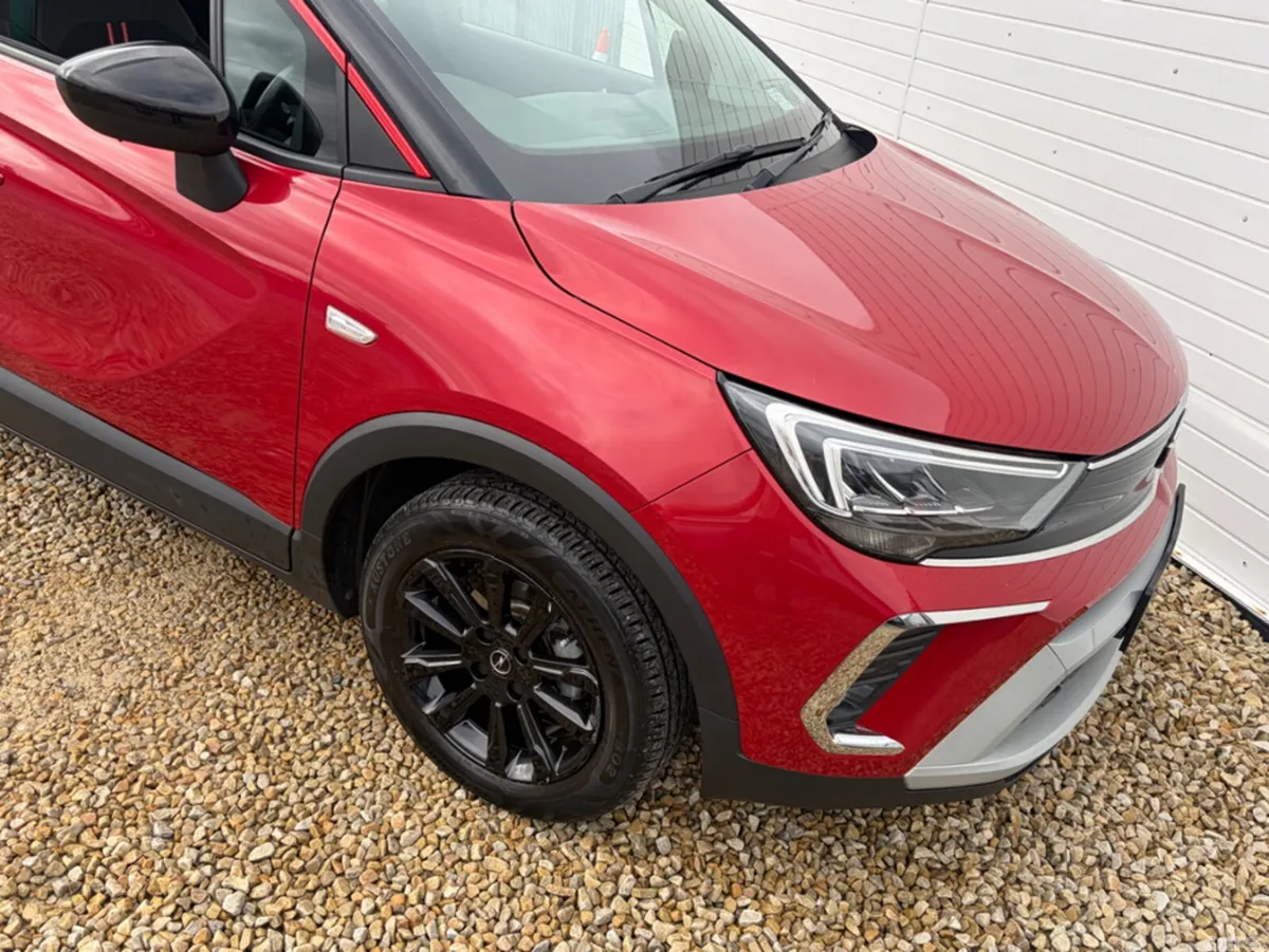 Opel Crossland MPV, Petrol, 2021, Red