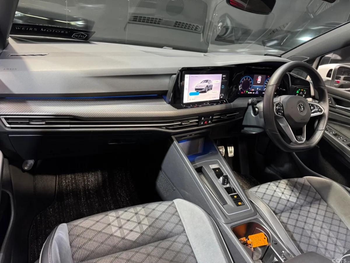 Volkswagen Golf Hatchback, Petrol, 2021, White