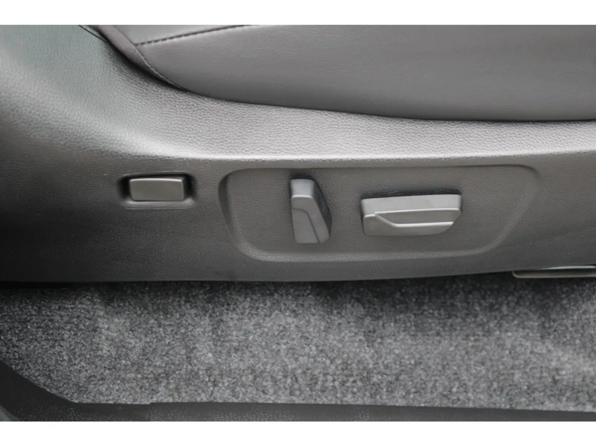 Isuzu D-Max Pick Up, Diesel, 2027, Grey