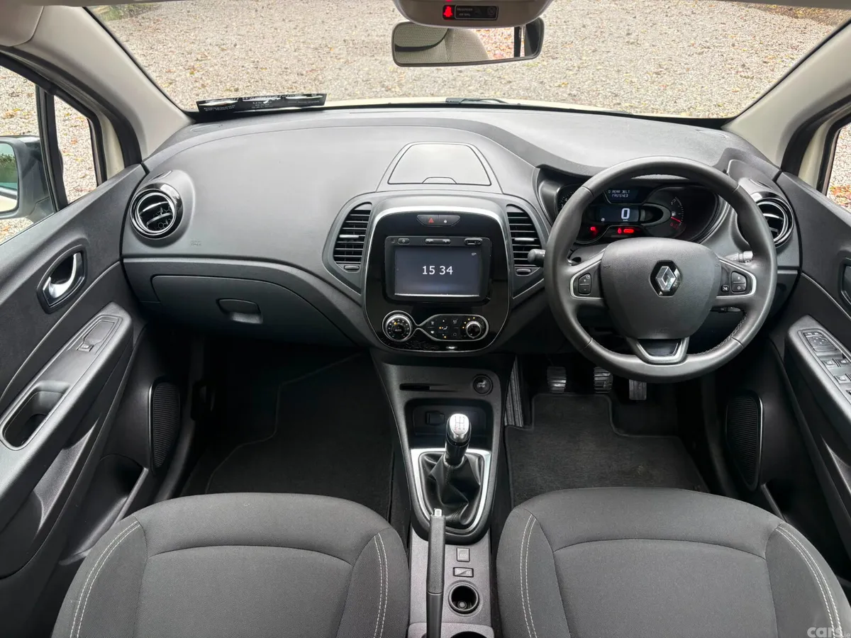Renault Captur Hatchback, Petrol, 2019, White
