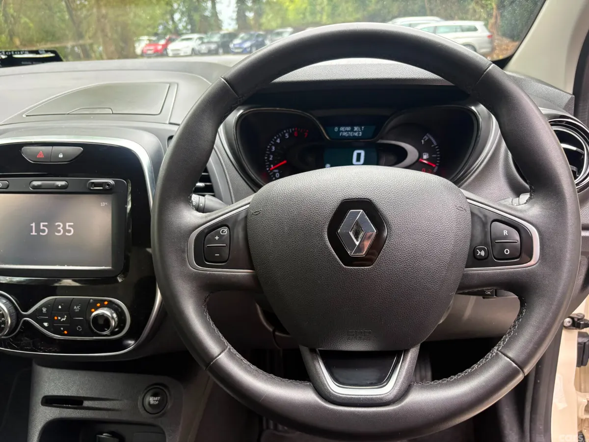 Renault Captur Hatchback, Petrol, 2019, White