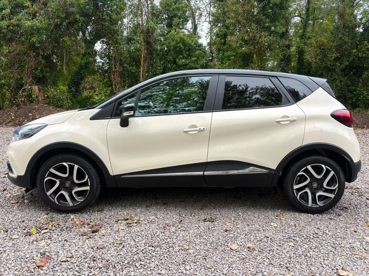 Renault Captur Hatchback, Petrol, 2019, White