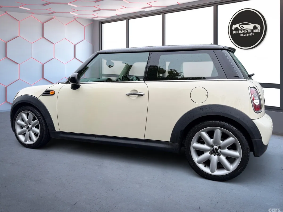 Mini Cooper Hatchback, Diesel, 2010, White