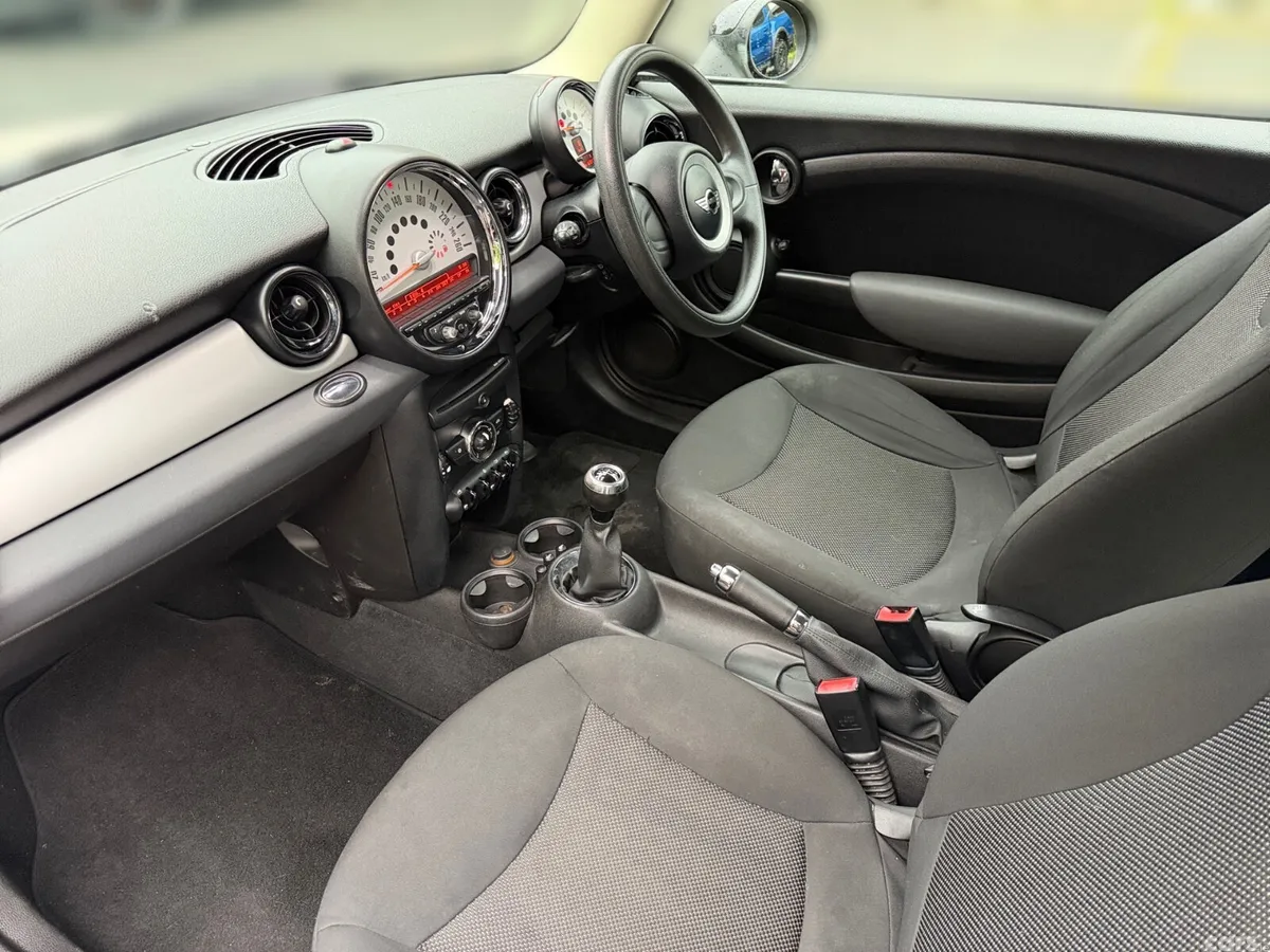 Mini Cooper Hatchback, Diesel, 2010, White