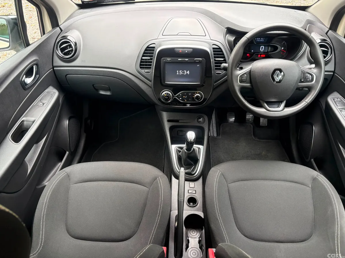 Renault Captur Hatchback, Petrol, 2019, White