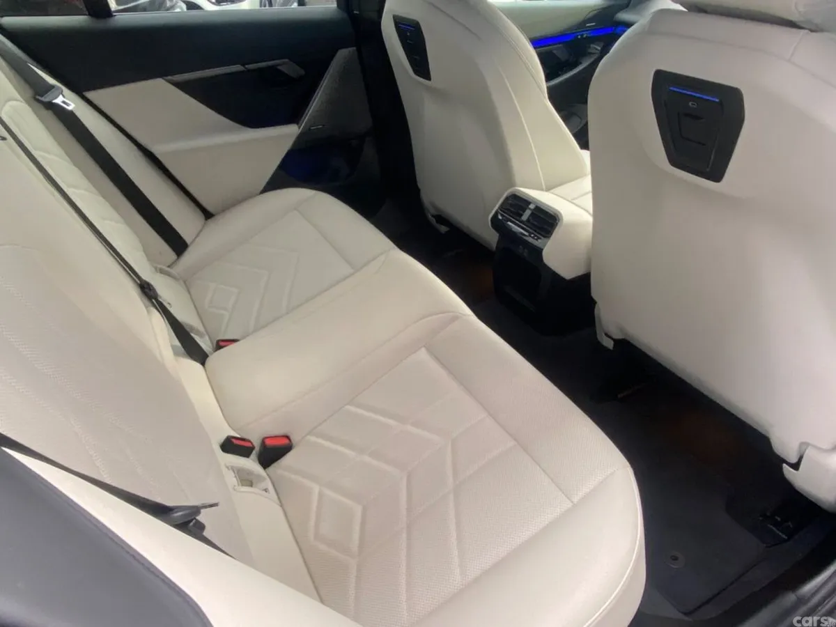 BMW 5-Series Estate, Petrol Plug-in Hybrid, 2025, Grey