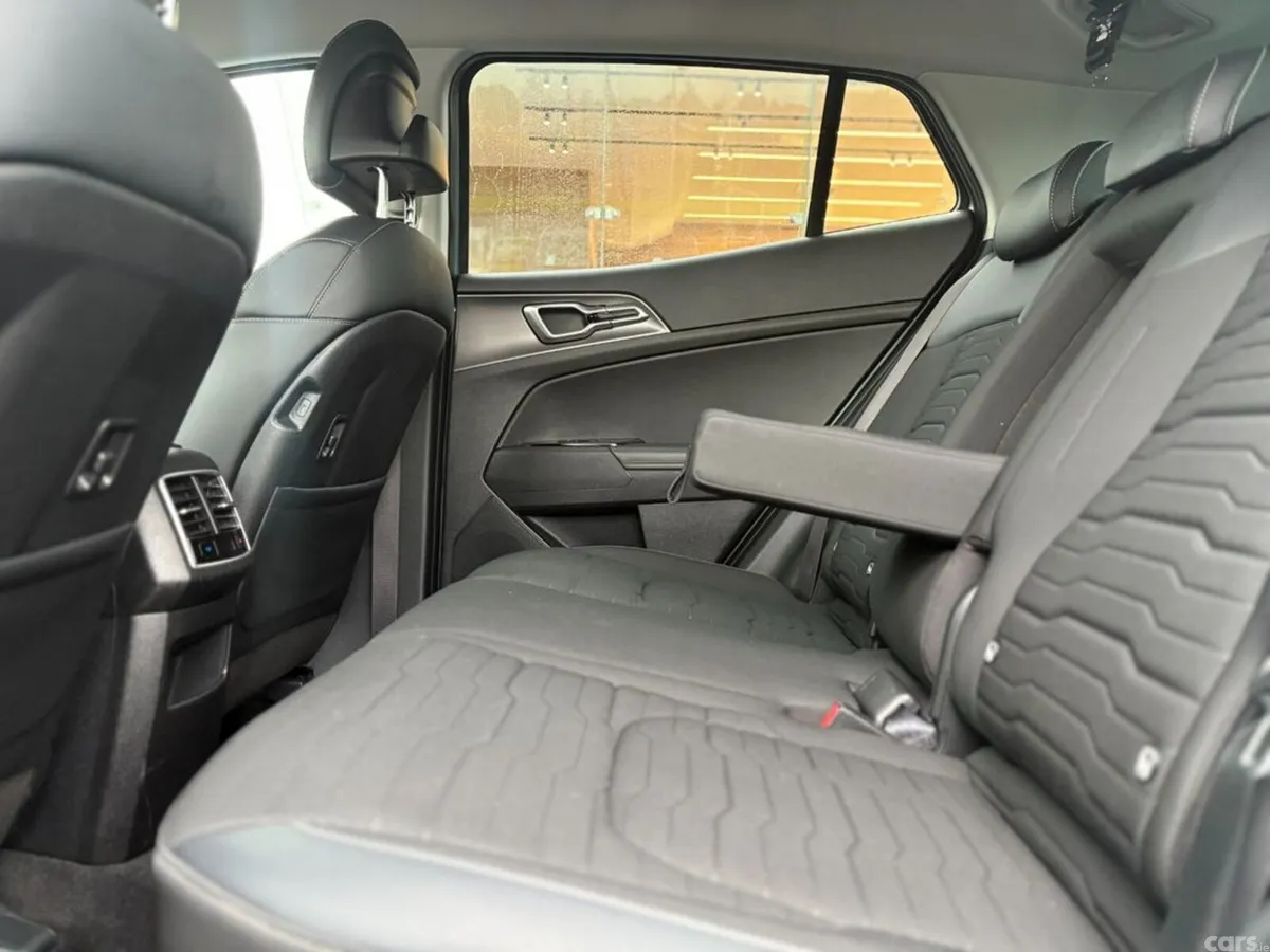 Kia Sportage SUV, Petrol Hybrid, 2022, Grey