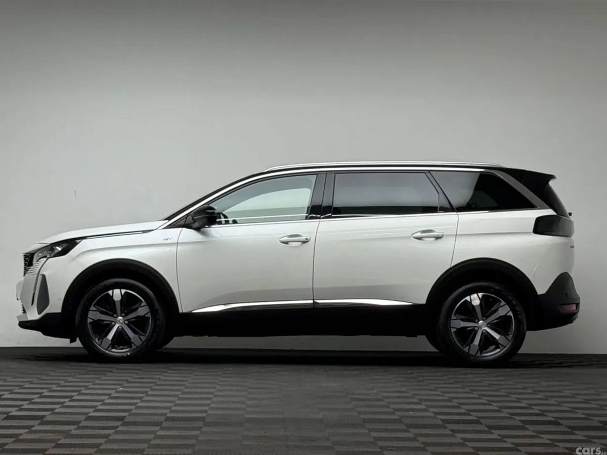 Peugeot 5008 MPV, Petrol, 2021, White