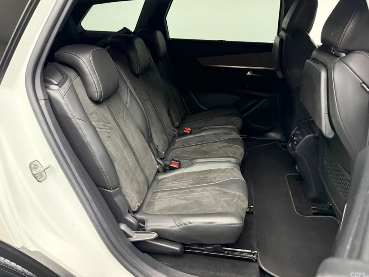 Peugeot 5008 MPV, Petrol, 2021, White