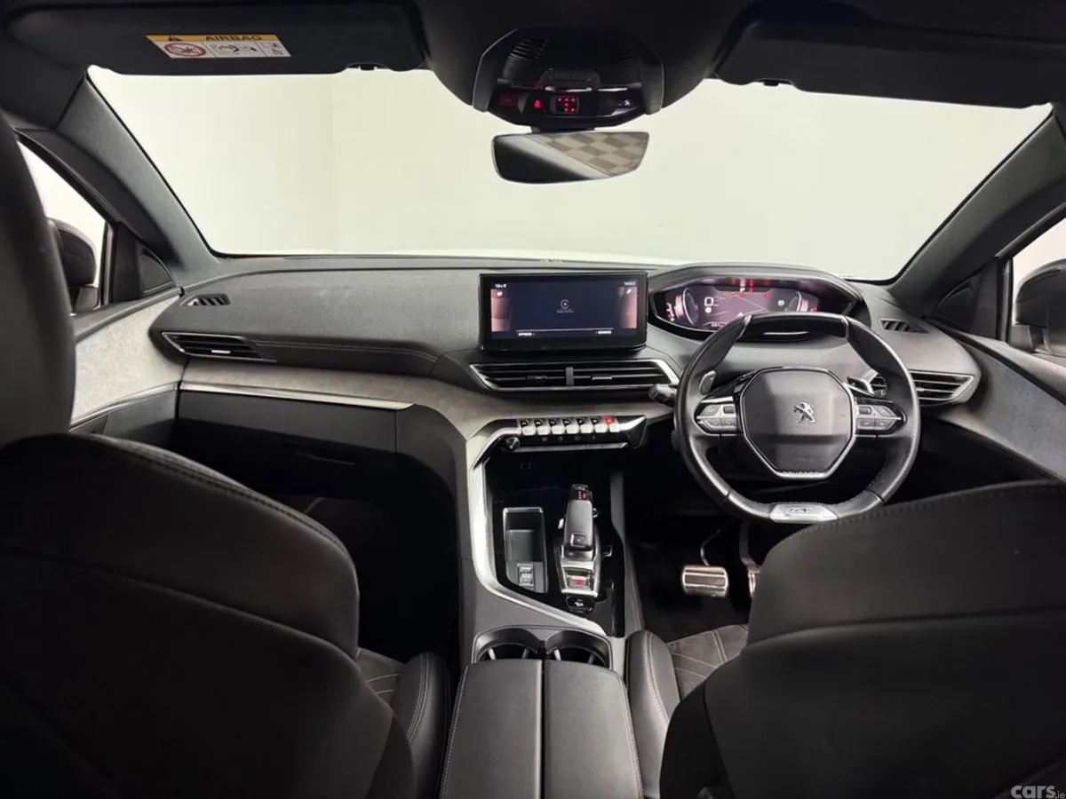 Peugeot 5008 MPV, Petrol, 2021, White