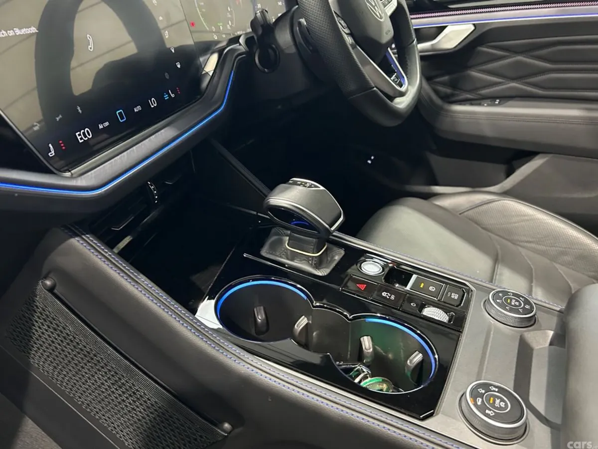 Volkswagen Touareg Estate, Petrol Plug-in Hybrid, 2025, Blue