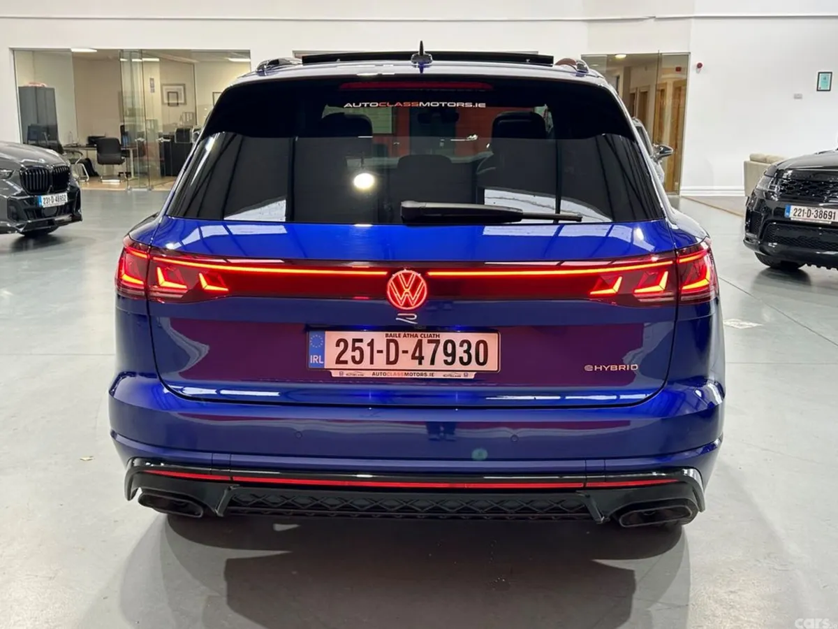 Volkswagen Touareg Estate, Petrol Plug-in Hybrid, 2025, Blue