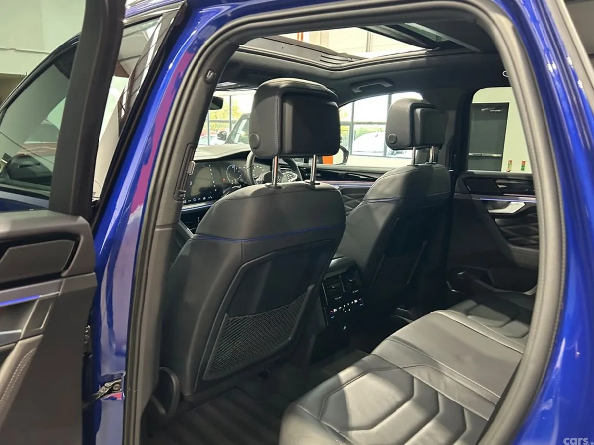 Volkswagen Touareg Estate, Petrol Plug-in Hybrid, 2025, Blue
