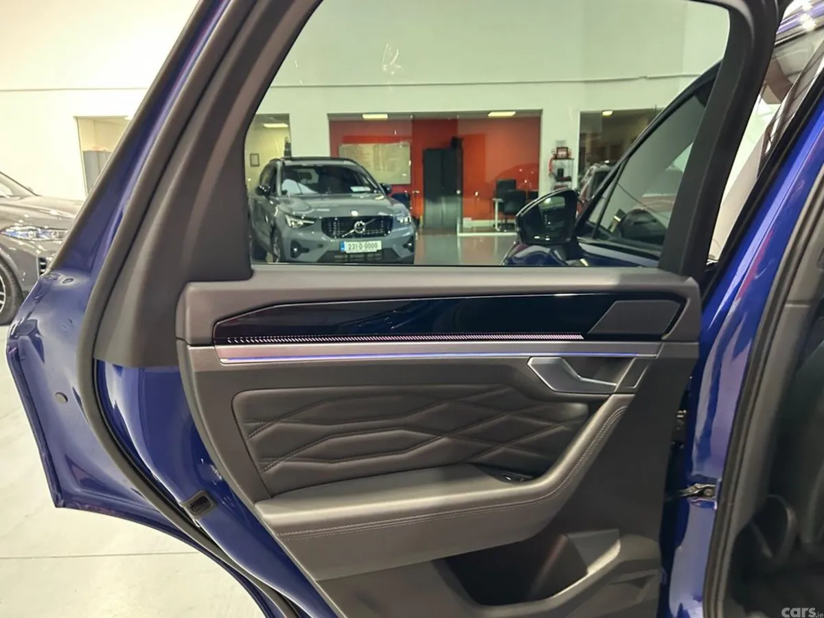 Volkswagen Touareg Estate, Petrol Plug-in Hybrid, 2025, Blue