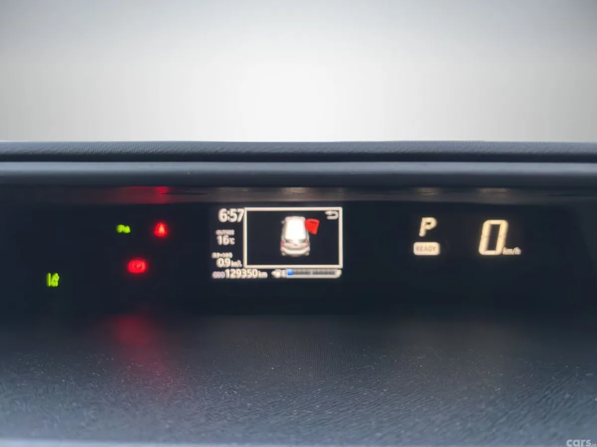 Toyota Aqua Hatchback, Petrol Hybrid, 2018, White