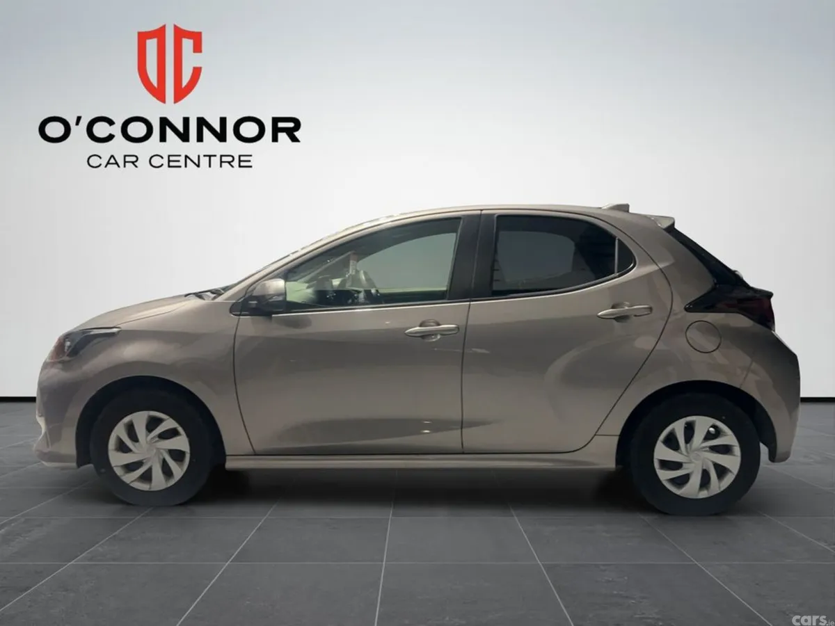 Toyota Yaris Hatchback, Petrol Hybrid, 2022, Brown