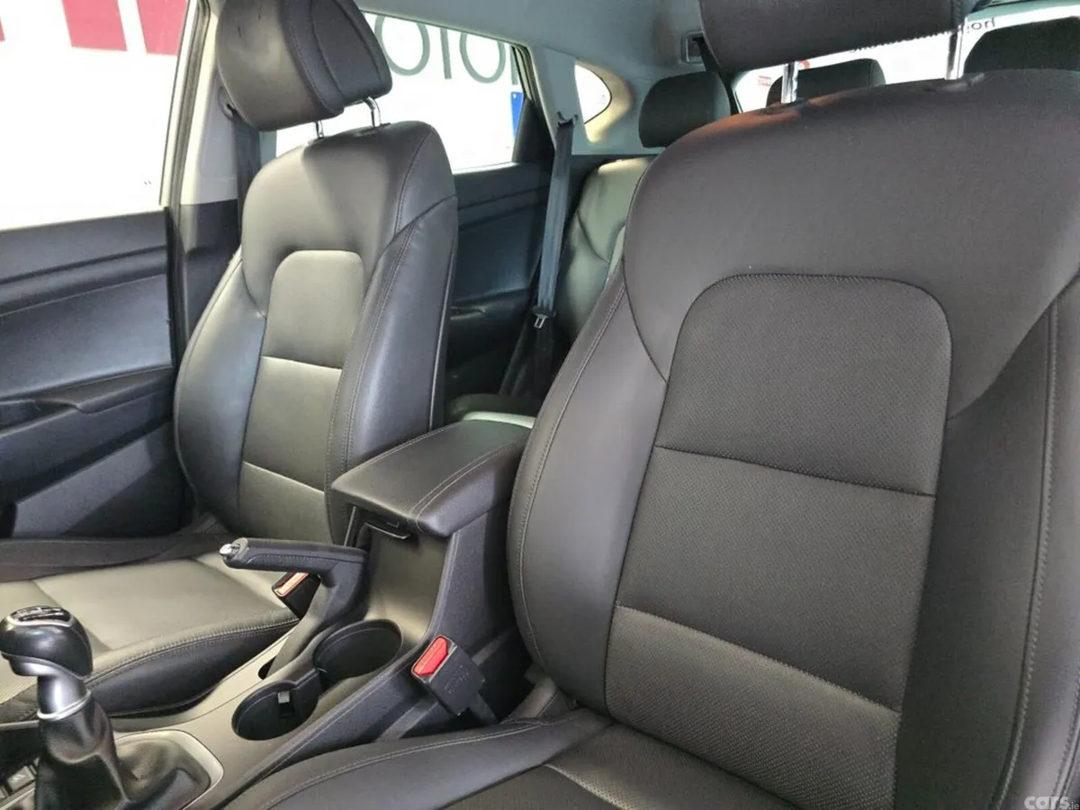 Hyundai Tucson MPV, Diesel, 2019, Beige