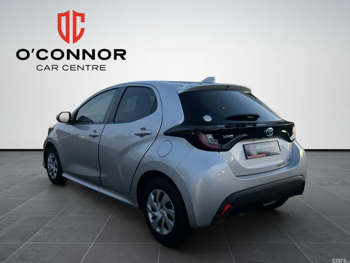 Toyota Yaris Hatchback, Petrol Hybrid, 2021, Silver
