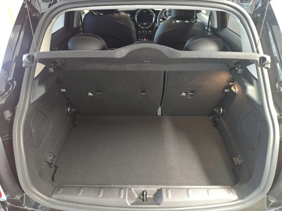 Mini Cooper Hatchback, Diesel, 2021, Black