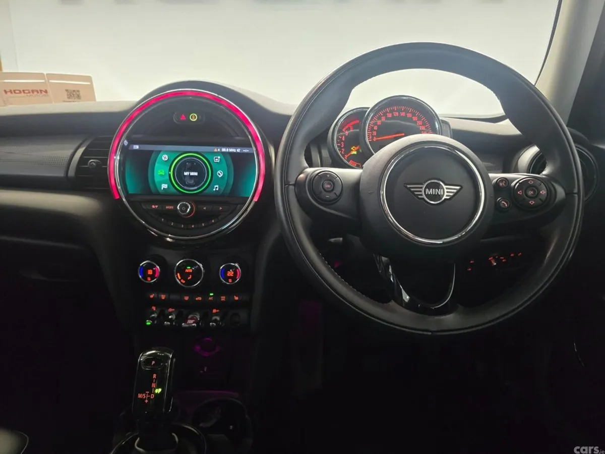 Mini Cooper Hatchback, Diesel, 2021, Black