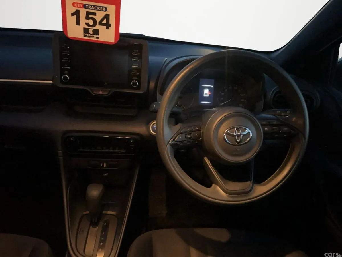Toyota Yaris Hatchback, Petrol Hybrid, 2021, Silver