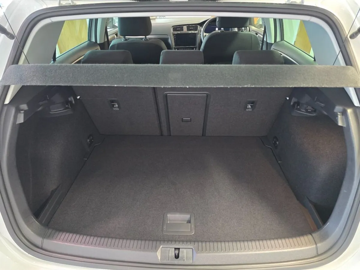 Volkswagen Golf Hatchback, Petrol, 2018, White