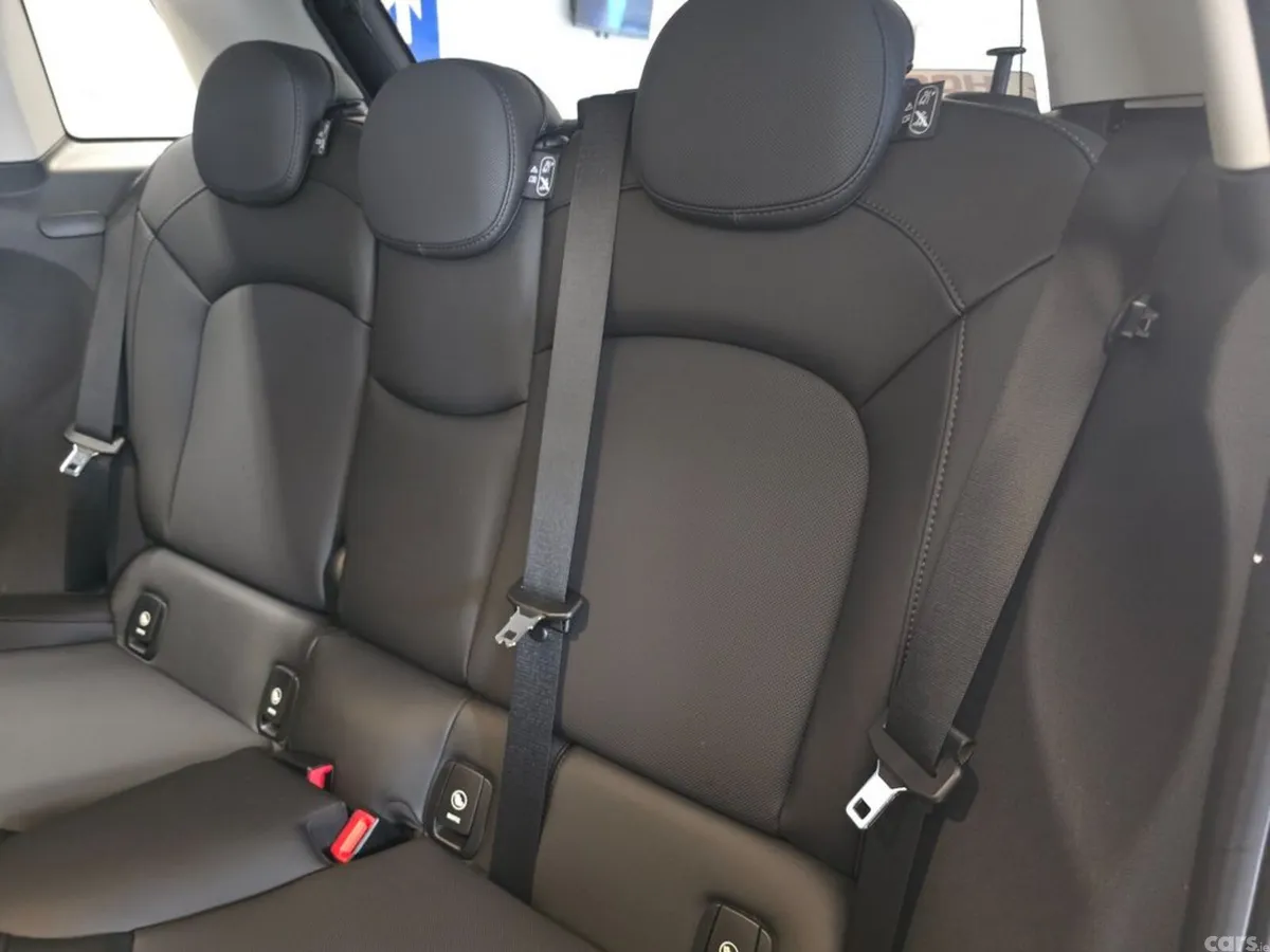 Mini Cooper Hatchback, Diesel, 2021, Black