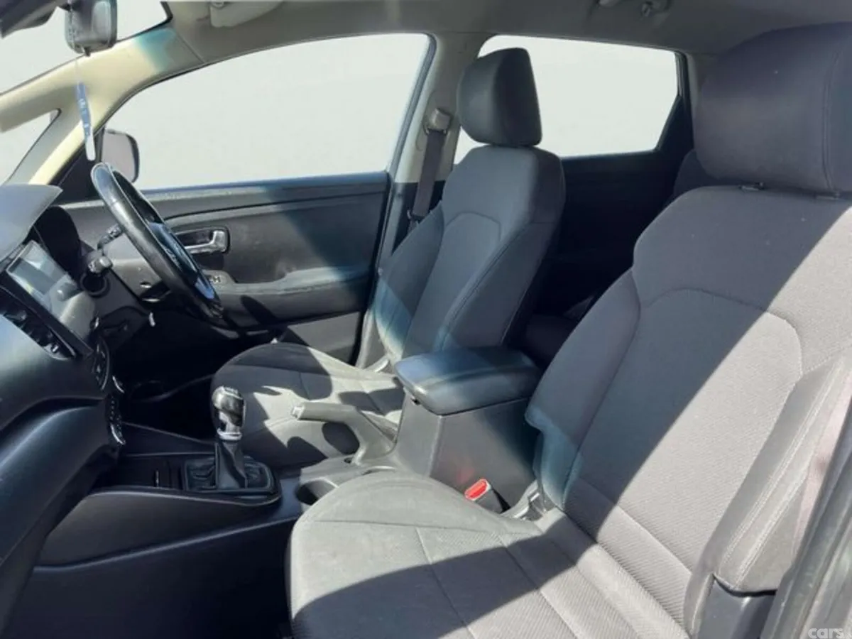 Kia Carens Estate, Diesel, 2014, Silver