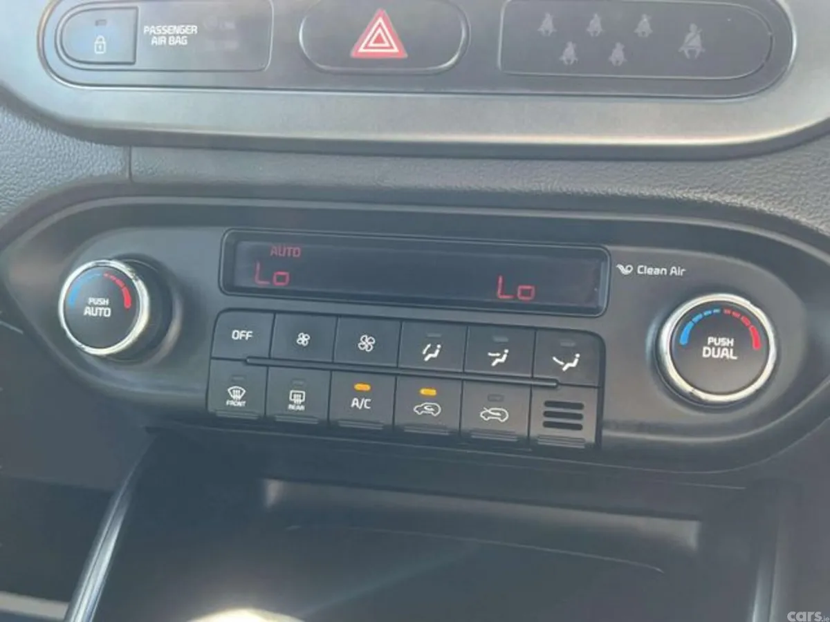 Kia Carens Estate, Diesel, 2014, Silver