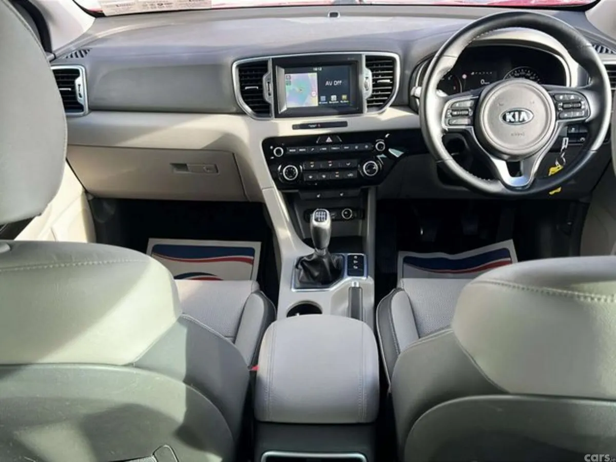 Kia Sportage MPV, Diesel, 2018, Red