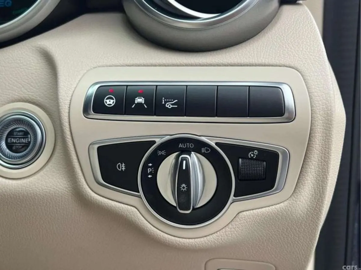 Mercedes-Benz C-Class Saloon, Petrol, 2019, Blue