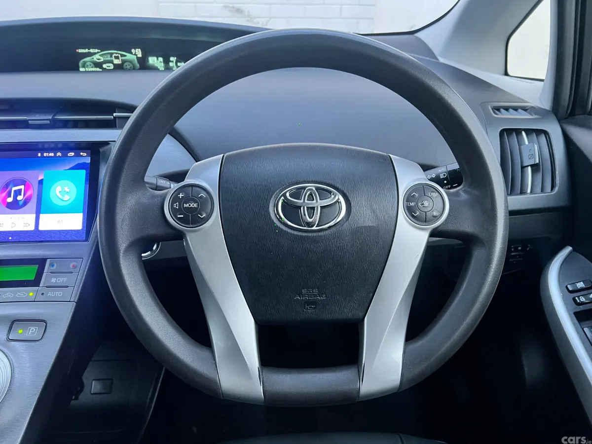 Toyota Prius Hatchback, Petrol Hybrid, 2015, White