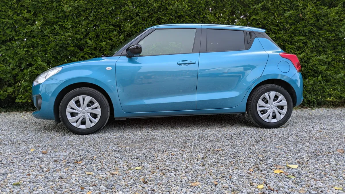 Suzuki Swift Hatchback, Petrol, 2017, Blue