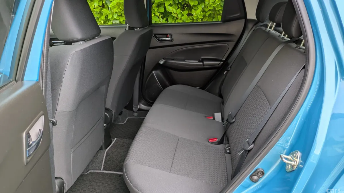 Suzuki Swift Hatchback, Petrol, 2017, Blue
