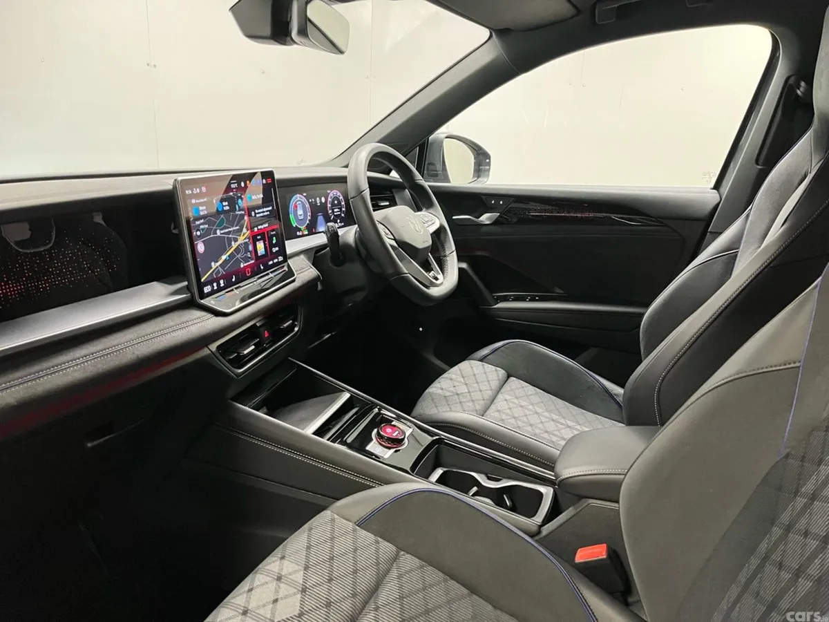 Volkswagen Tayron SUV, Petrol Plug-in Hybrid, 2025, Grey