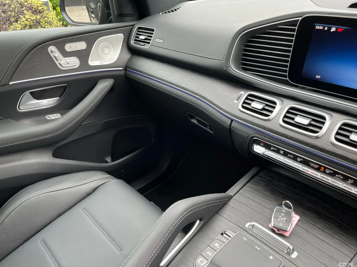 Mercedes-Benz GLE SUV, Diesel Plug-in Hybrid, 2026, Black