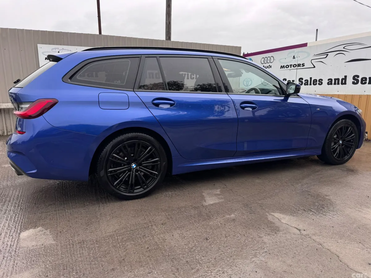 BMW 3-Series Estate, Petrol Plug-in Hybrid, 2021, Blue