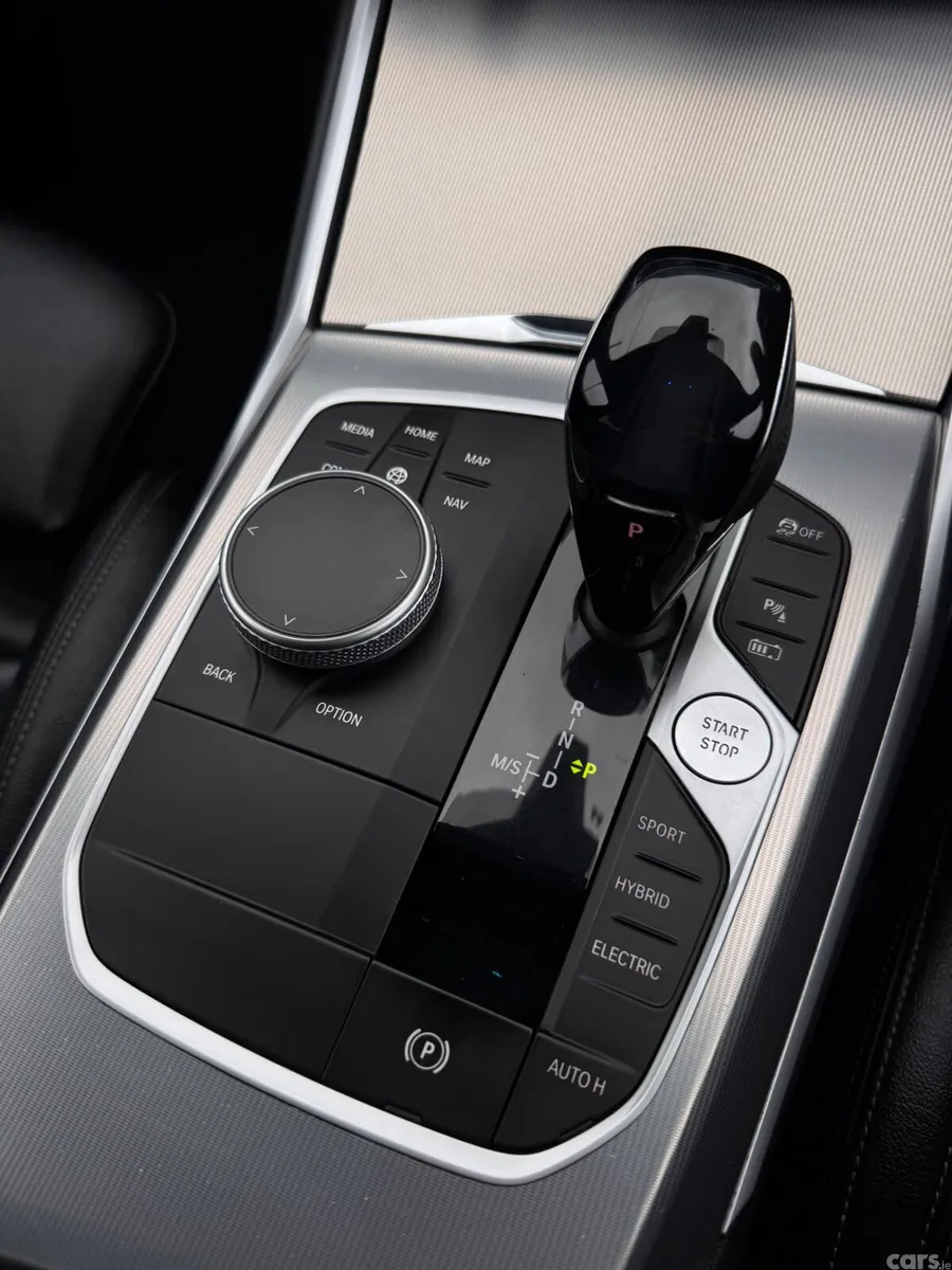 BMW 3-Series Estate, Petrol Plug-in Hybrid, 2021, Blue