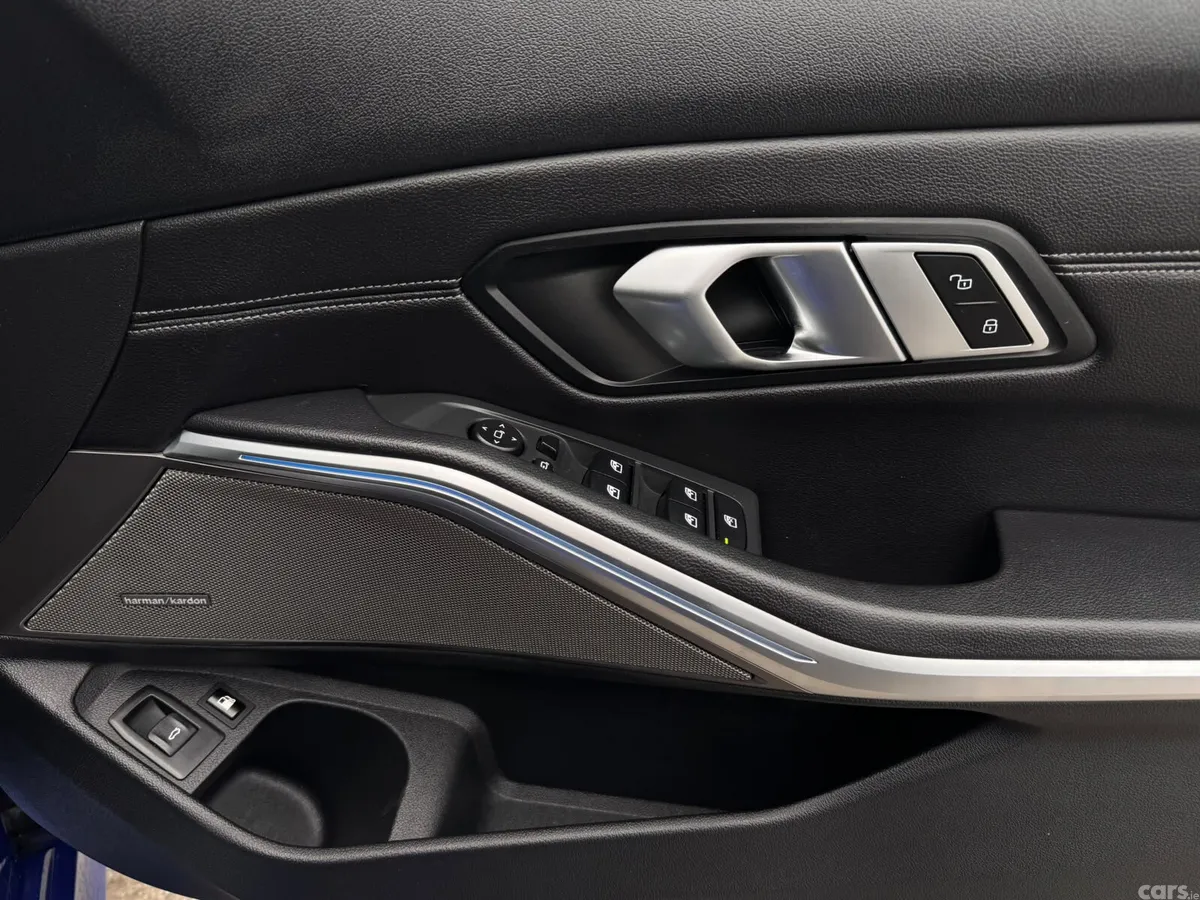 BMW 3-Series Estate, Petrol Plug-in Hybrid, 2021, Blue