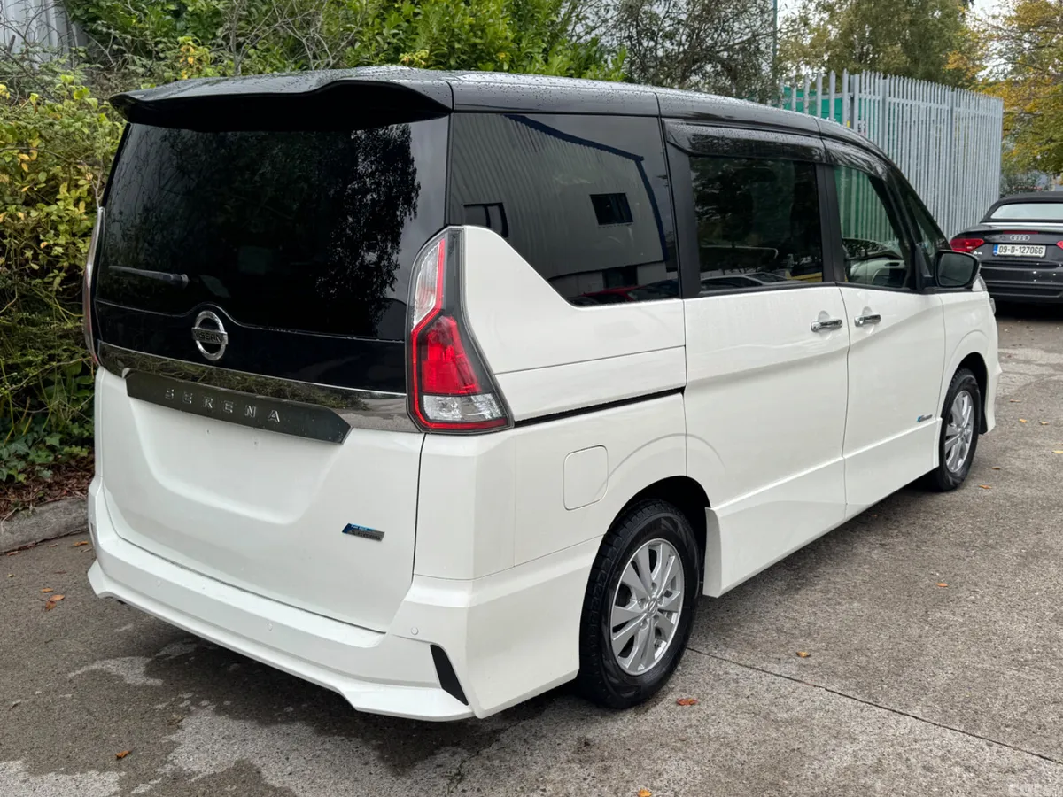 Nissan Serena MPV, Petrol Hybrid, 2017, White